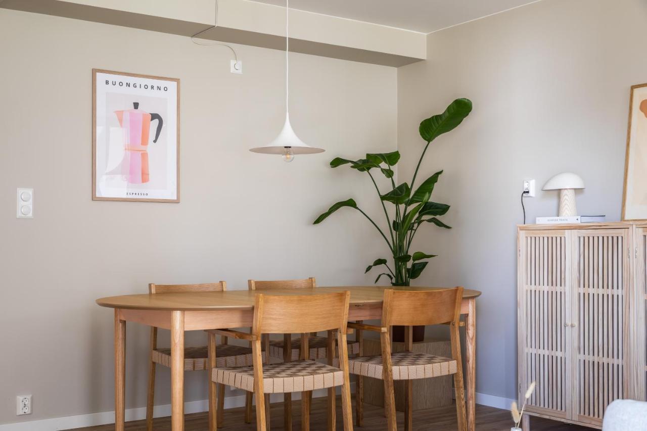 Scandinavian Apartment: Modern Two-Bedroom with Terrace near Storo Storsenter Oslo Exterior photo