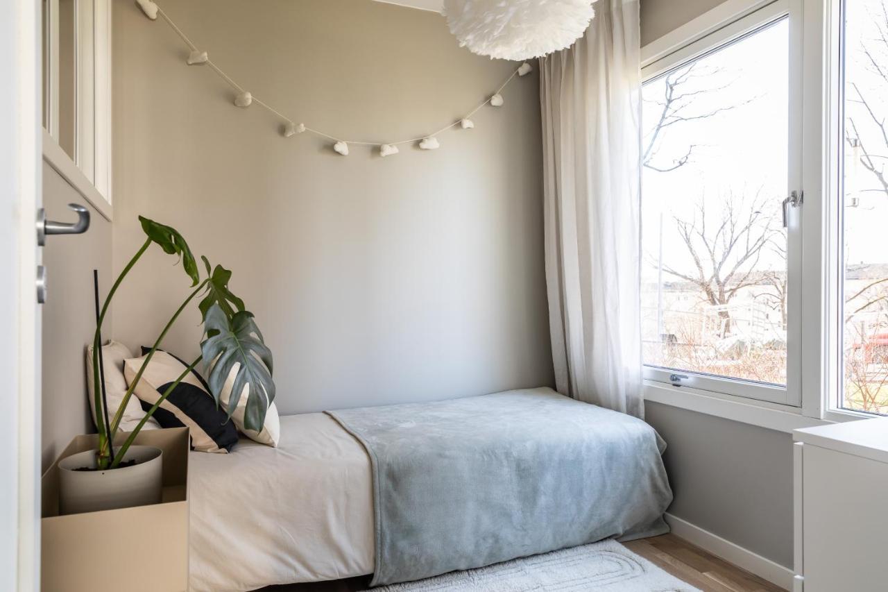 Scandinavian Apartment: Modern Two-Bedroom with Terrace near Storo Storsenter Oslo Exterior photo