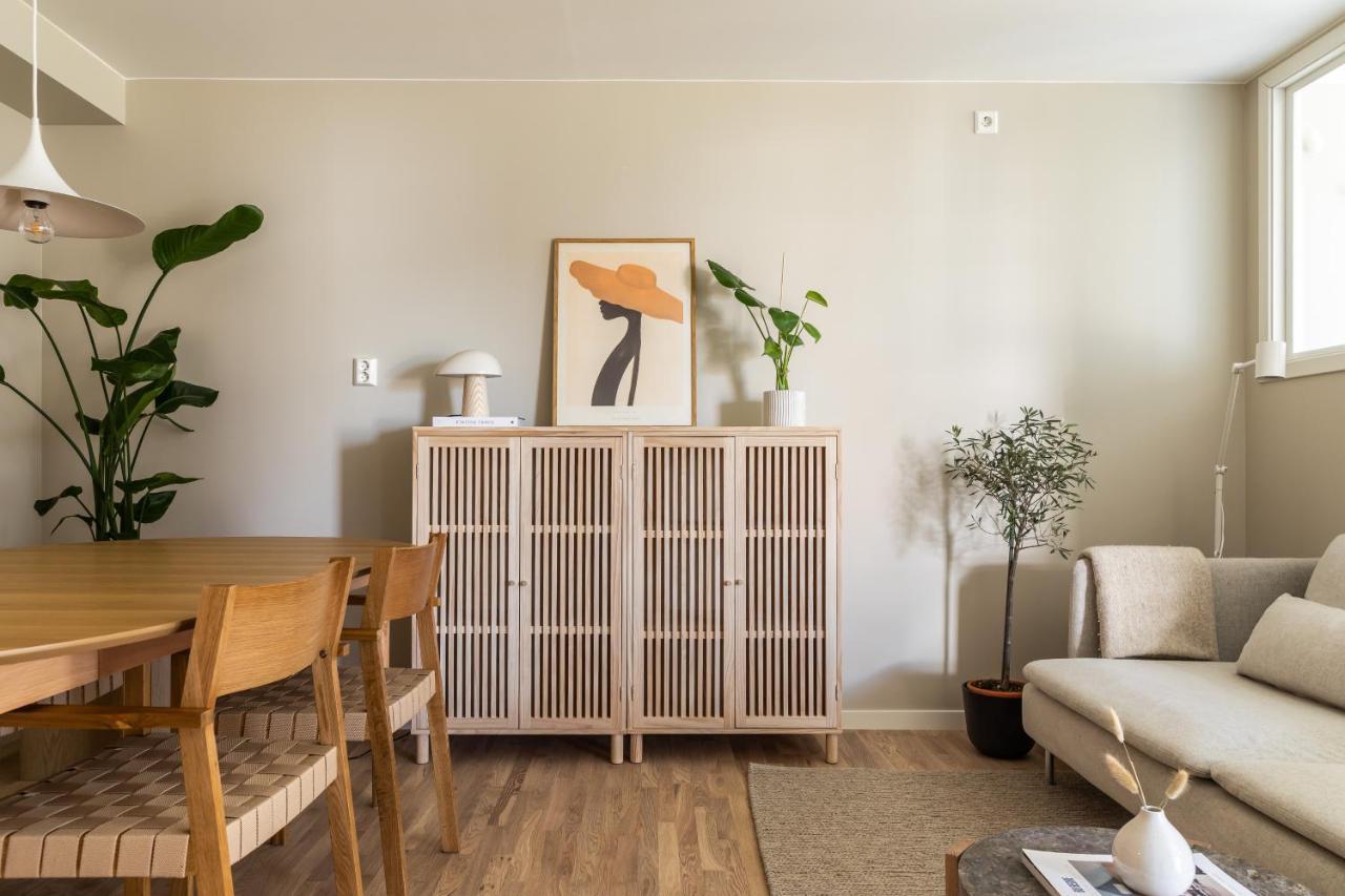 Scandinavian Apartment: Modern Two-Bedroom with Terrace near Storo Storsenter Oslo Exterior photo